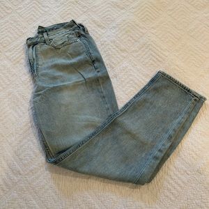 American Eagle Light Wash “mom jeans”